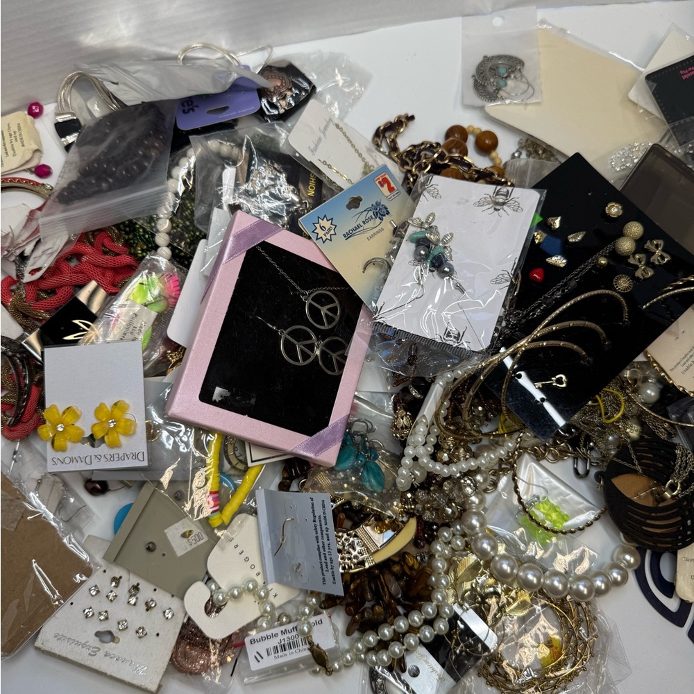 Reserved listing 5 lb jewelry lot - Picture 3 of 3